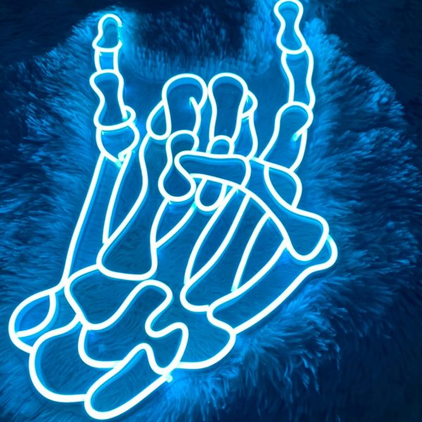 Skull neon sign